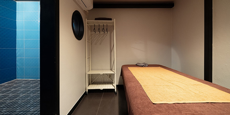 20대 한국인 관리사, 스웨디시&감성테라피 전문, 체계적인 교육 이수로 완성된 프리미엄 케어.