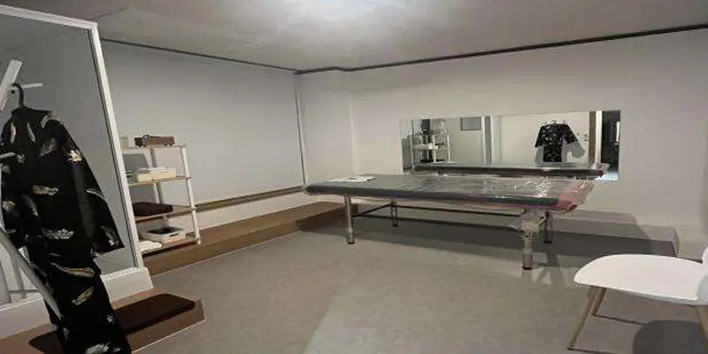 스웨디시마사지, 최신식 인테리어 및 각방 개인샤워부스, 전원20대 미녀 한국인관리사.