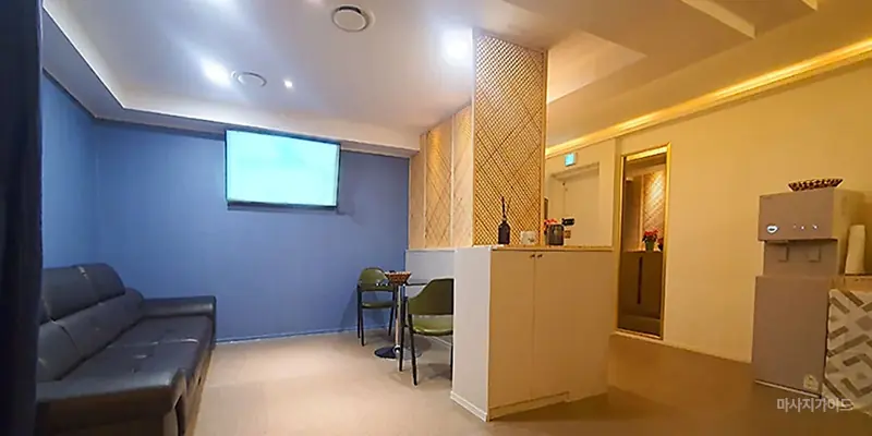 20~30대 한국인 테라피스트와 함께하는 스웨디시·감성 힐링 전문.