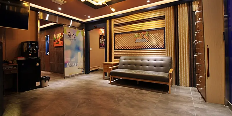 전원 20대 한국인 관리사 깔끔한 맞춤 케어.