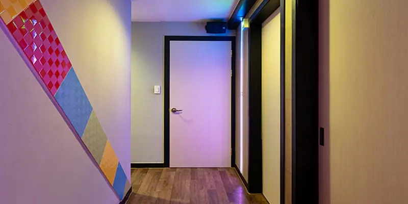 20대 한국인 관리사, 스웨디시&감성테라피 전문, 체계적인 교육 이수로 완성된 프리미엄 케어.