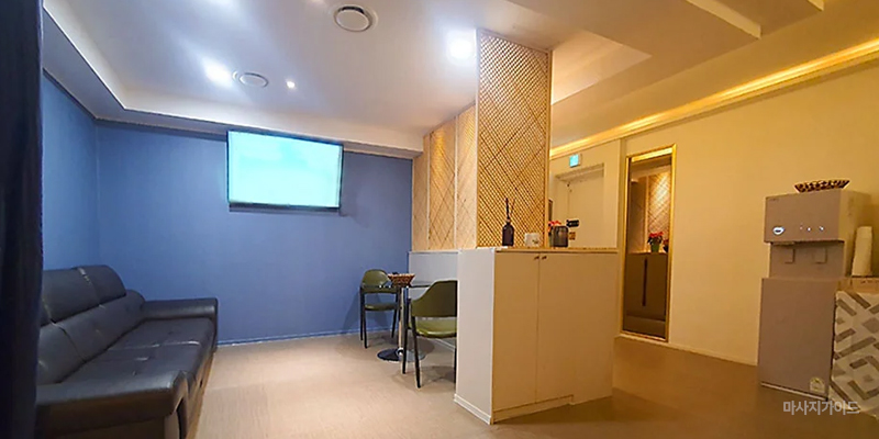 20~30대 한국인 테라피스트와 함께하는 스웨디시·감성 힐링 전문.